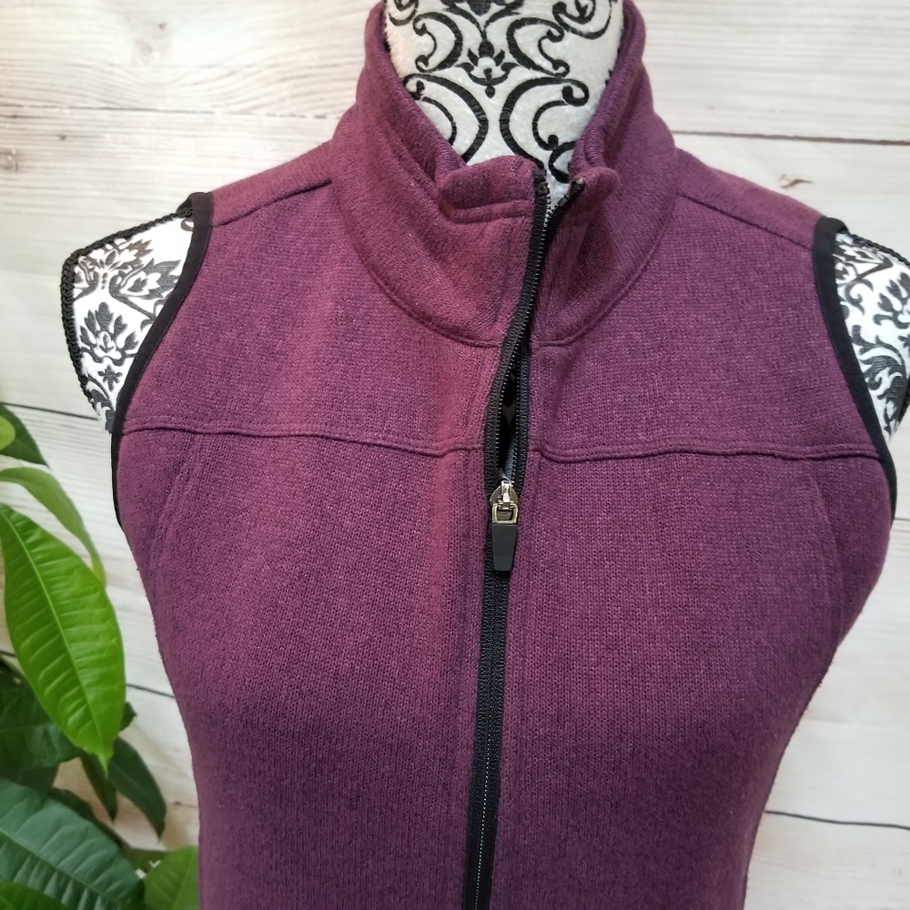 3/$28 Old Navy Active Women's Vest Sz XS - Picture 3 of 8
